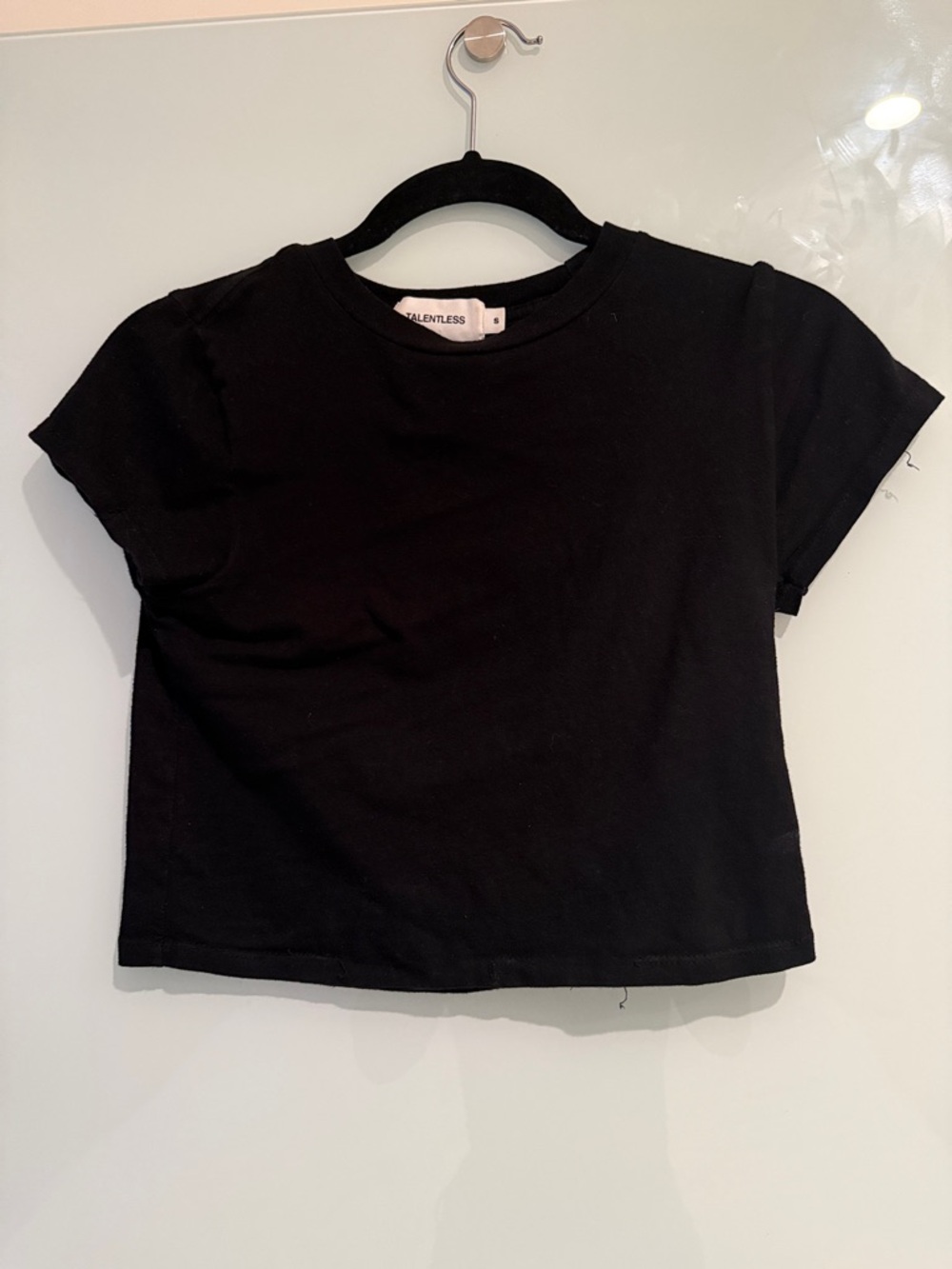 TALENTLESS cropped Black Short Sleeve Tee